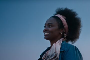 ليسجل المشاركة الثانية لمخرجته بالمهرجان فيلم سماء بلا أرض بمسابقة نظرة ما في مهرجان كان السينمائي الدولي