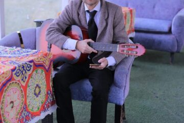 اكرم الكراني يواصل تقديم برنامج اذاعي وبث اللايفات الشهيرة…