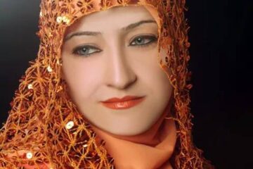 شيخ محمد مفيض الله يقدّم (أرض الحكايا) لسناء الشّعلان في ندوة هنديّة بحثيّة