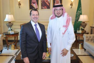 شحادة أطلع البخاري على استراتيجية وزارة التكنولوجيا
