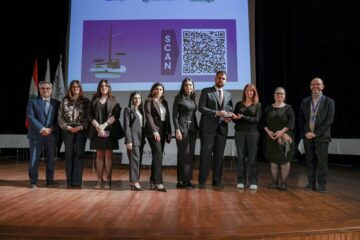 محاكاة للنساء، الأديان، والنساء في جامعة الحكمة